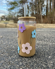 Load image into Gallery viewer, Daisy Glass Can Cup