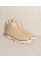 Load image into Gallery viewer, GIANNA-CHUNKY SOLE CHESEA BOOT