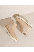Load image into Gallery viewer, GIANNA-CHUNKY SOLE CHESEA BOOT