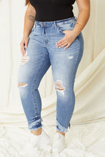 Load image into Gallery viewer, Plus Mid Rise Ankle Skinny Jeans
