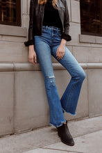 Load image into Gallery viewer, High Rise Flare W/Flare Detail Jeans
