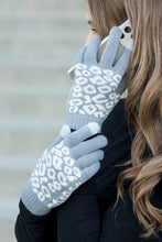 Load image into Gallery viewer, Leopard Stretch Touch Gloves
