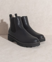 Load image into Gallery viewer, Oasis Society Gianna - Chunky Sole Chelsea Boot
