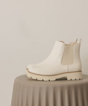 Load image into Gallery viewer, Oasis Society Gianna - Chunky Sole Chelsea Boot
