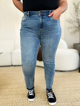 Load image into Gallery viewer, 32881d3c-cb6f-485e-afb2-4056109e8d47-Max
