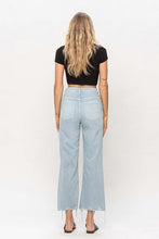 Load image into Gallery viewer, 90&quot;s Vintage Crop Flare Jeans
