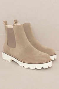 GIANNA-CHUNKY SOLE CHESEA BOOT