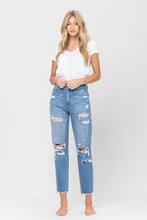 Load image into Gallery viewer, DISTRESSED RAW HEM MOM JEANS
