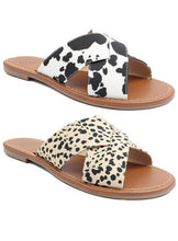 Load image into Gallery viewer, Cross band slide Sandal
