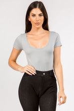 Load image into Gallery viewer, Scoopneck Short Sleeve Seamless Bodysuit
